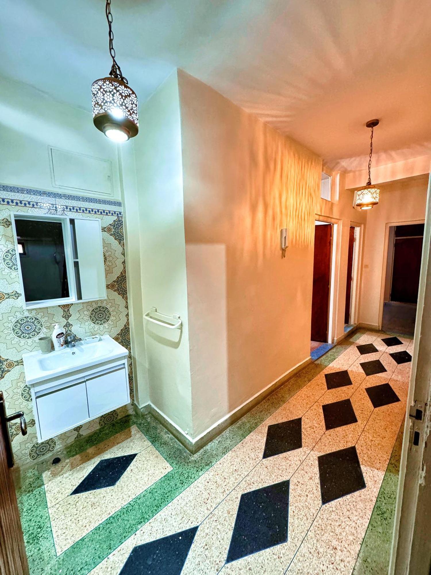 Peace & Near - High-speed Wifi, Free Parking Apartment *