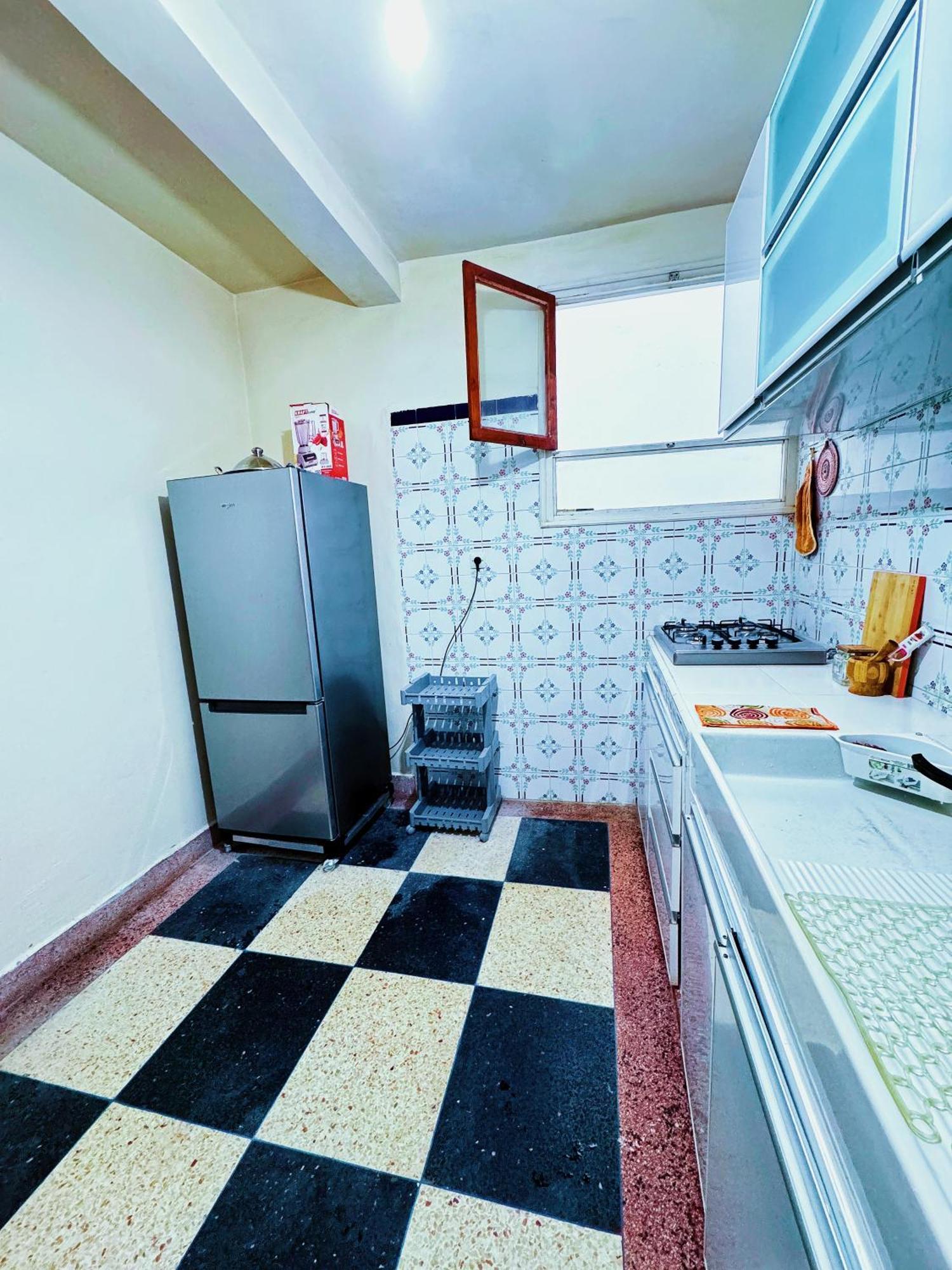 Apartment Peace & Near - High-speed Wifi, Free Parking